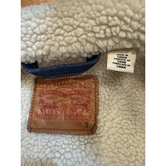 Levis Jacket Small Blue Sherpa Lined Denim Jean Trucker Button Up - Picture 8 of 11